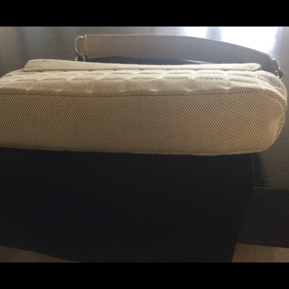 Vintage CHANEL cream color fabric & leather BAG🎉HP - Picture 5 of 10